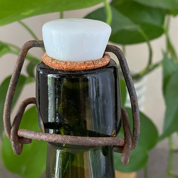 Vintage Berlin Glass Swing Top Bottle - Picture 3 of 6